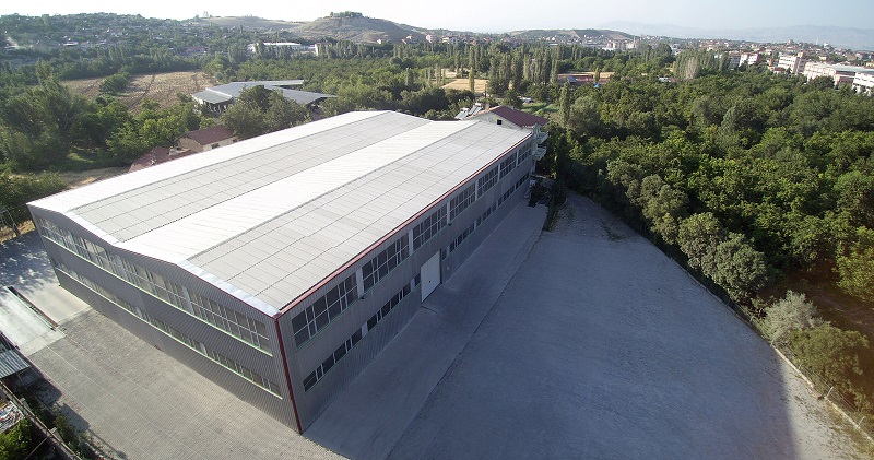 2005 Building the World's Largest Facility